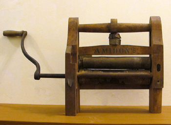 Amidon's wash wringer, back